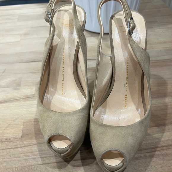 GIUZEPPE ZANOTTI Sharon Beige Suede Peeptoe Pump Size 35.5/ US 5.5 - Picture 8 of 9